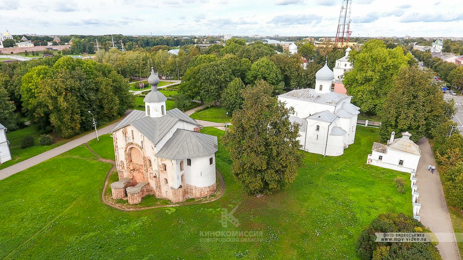 Церковь пятница. Церковь Параскевы пятницы на Ярославовом Дворище. Церковь Параскевы пятницы в Пскове. Боровичи храм Параскевы пятницы. Церковь Параскевы пятницы на Ярославовом Дворище план.